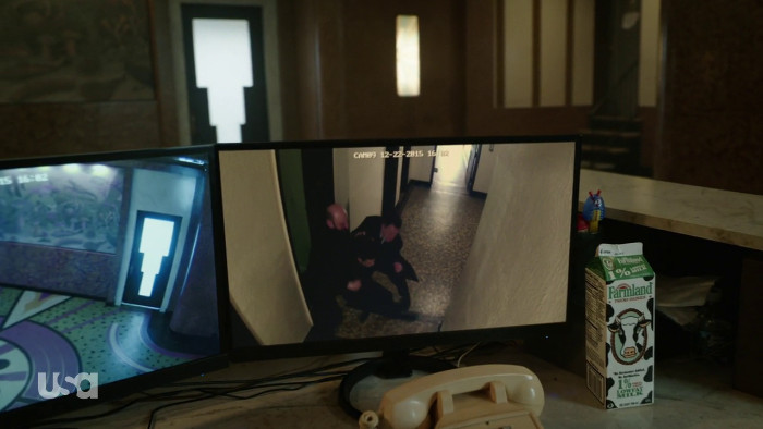 Elliot Gets Caught (Alt)