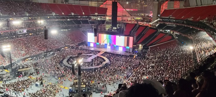 This is the stage before Bey showed up.